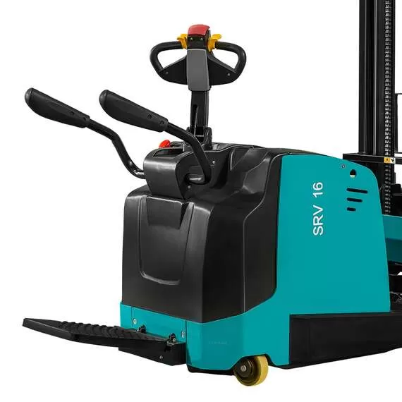 PROLIFT PRO SRV 1650 Li-ion 1,6 т 5 м Самоходный штабелер с противовесом и платформой в Краснодаре купить по выгодной цене 100kwatt.ru