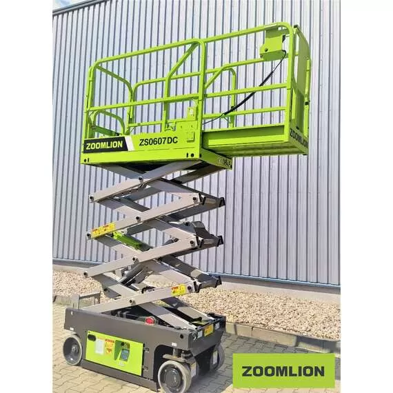 ZOOMLION ZS1414DC 260 кг 13,7 м Подъемник ножничный аккумуляторный в Краснодаре, Грузоподъемность: 250 кг, Высота подъема, м.: 14 м, Тип питания: аккумуляторные (DC), Напряжение: 12 В, Тип батареи: Кислотная, обслуживаемая купить по выгодной цене 100kwatt.ru