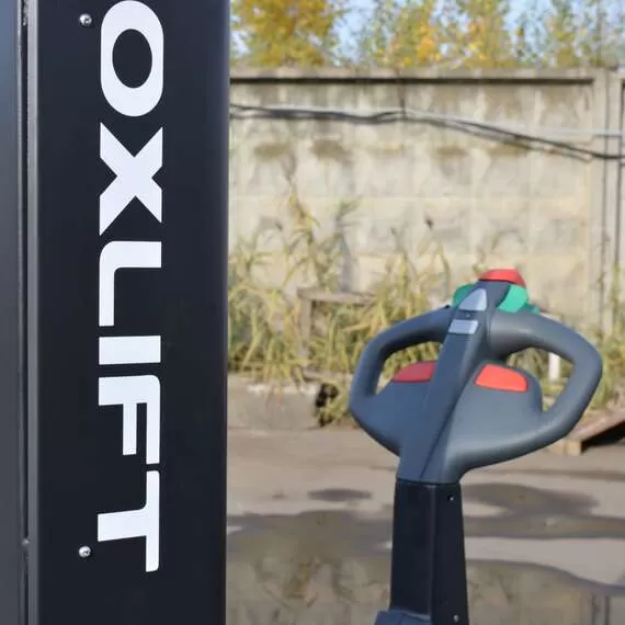 OXLIFT PS 1536 1,5 т 3,6 м Самоходный штабелер с платформой оператора в Краснодаре купить по выгодной цене 100kwatt.ru